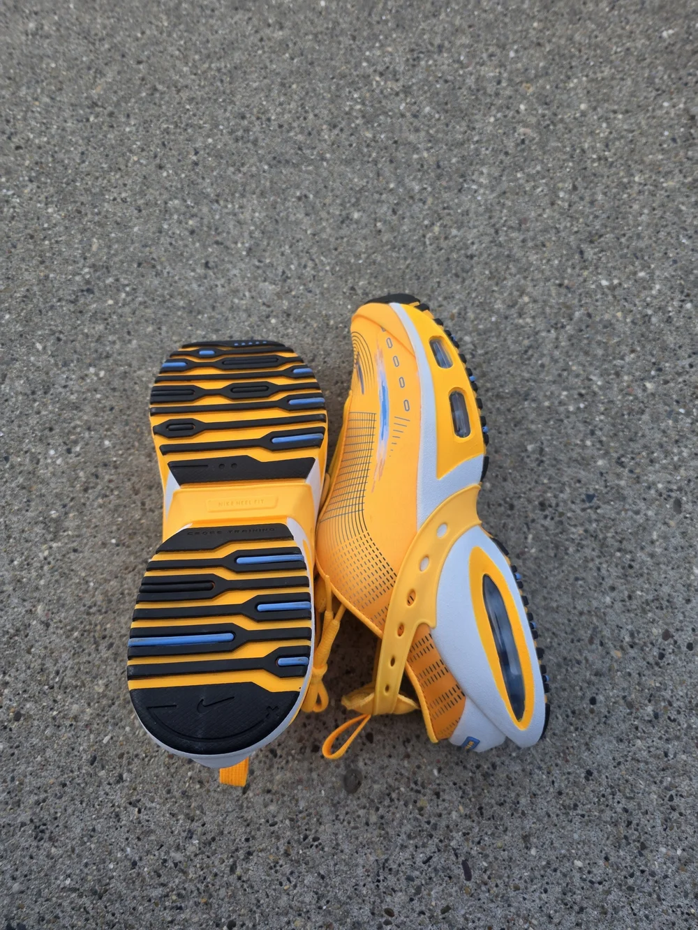 Nike Air Max Craze sneakers Women Size 6.